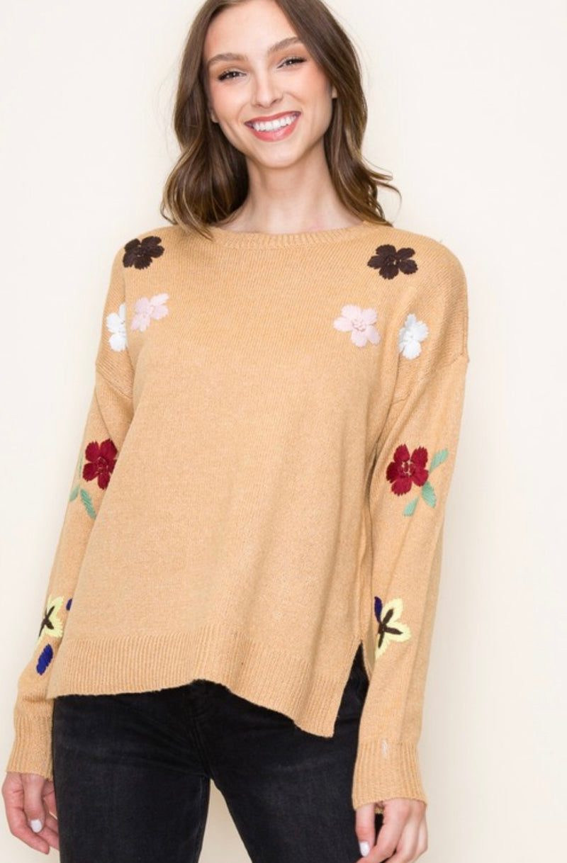 DAZY EMBROIDERED CREW NECK~TAN